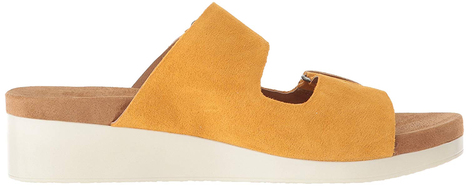 lucky flat sandals